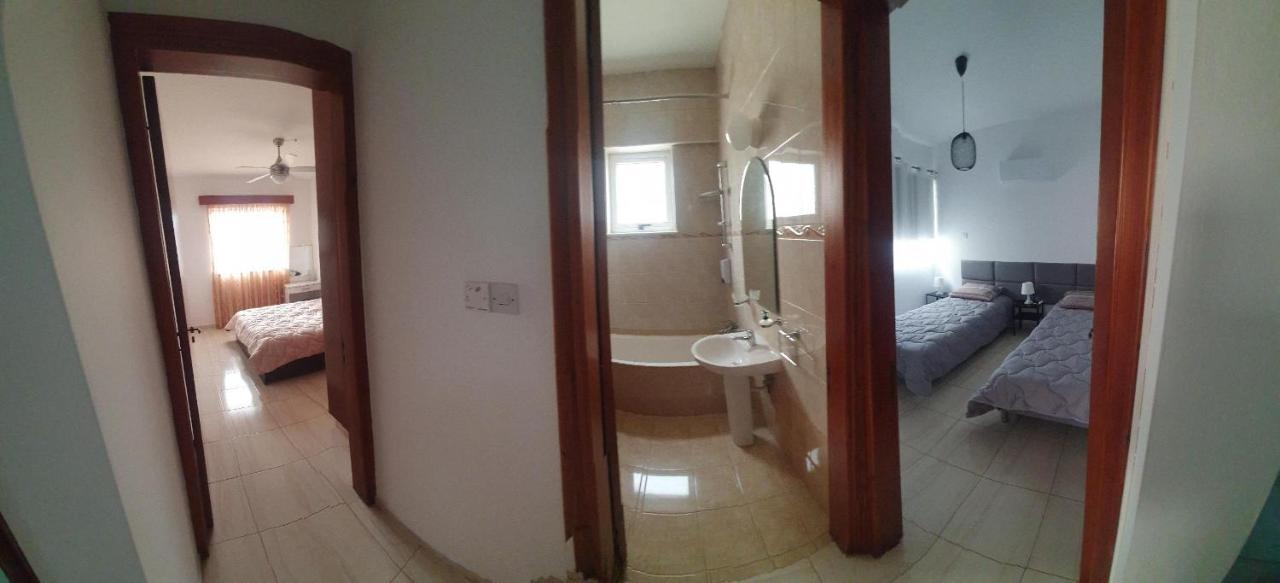 Vasilas Holiday Apartment #2 Larnaca Esterno foto